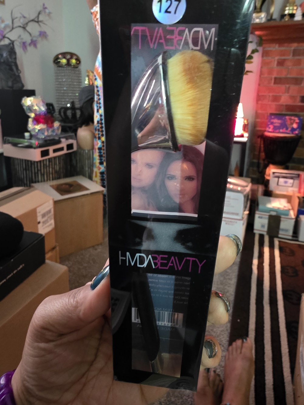HUDA BEAUTY Yellow Mini Kabuki Brush